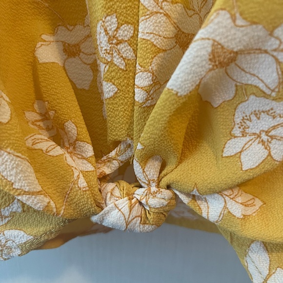 Summer top floral with thin straps - Picture 2 of 4